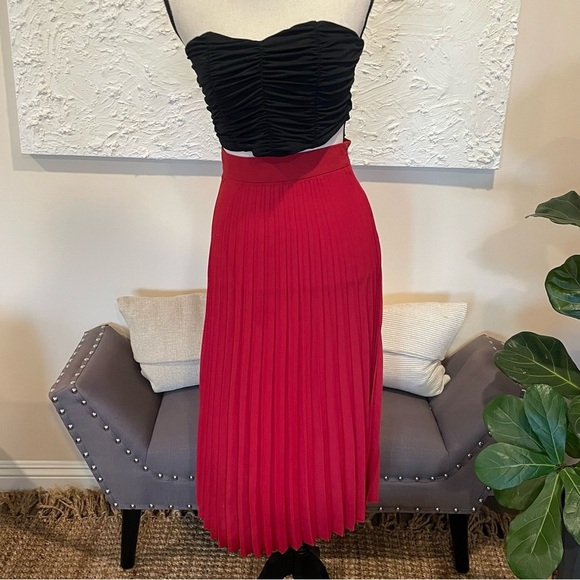 Zara Women’s Pleated Midi Skirt Red Size XS - Picture 1 of 7